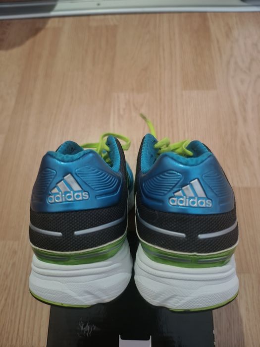 Беговые кроссовки Adidas Adizero Mana 6