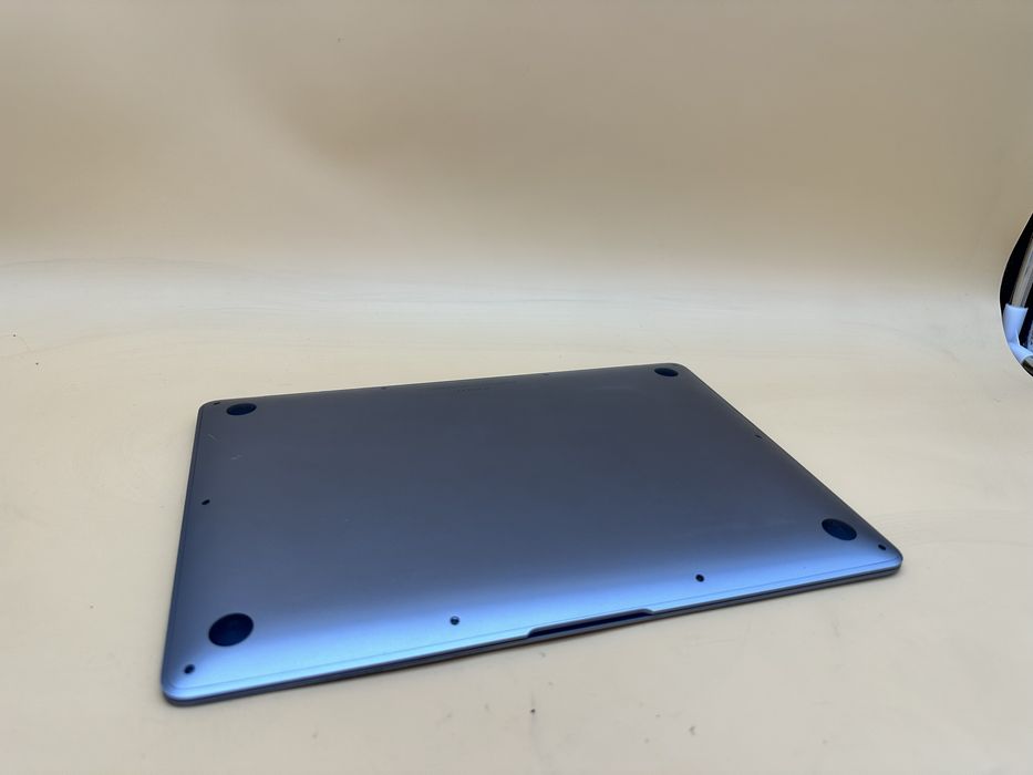 Macbook air 2020 m1 ! 256gb 80 циклів стан на фото