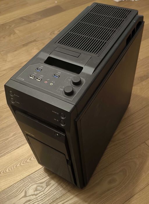 Obudowa CHIEFTEC LF-01B-OP ATX + port/stacja HDD, szybkozłączki