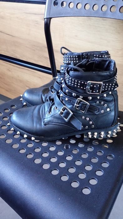 Buty botki z ćwiekami kozaki