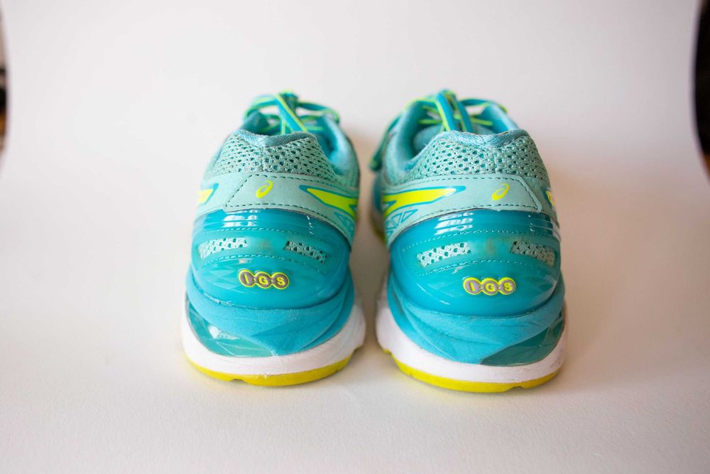 кросівки asics жіночі 24 см