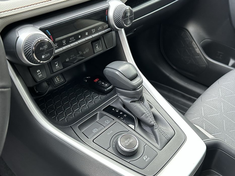 Toyota rav4 hybrid 2024