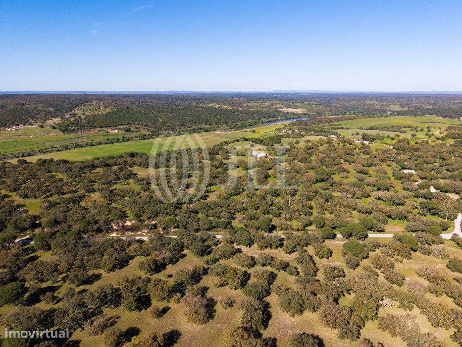 Propriedade com três prédios, Alcácer do Sal, Vale do Guizo