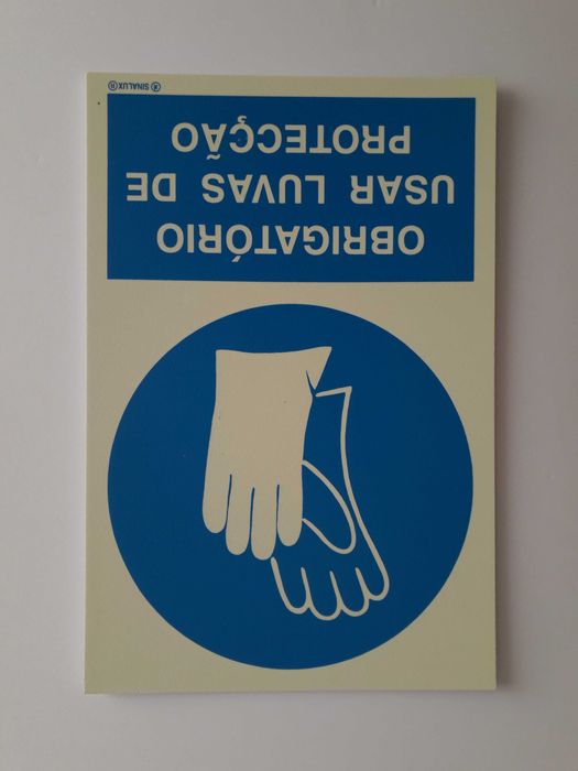 Placas de sinalização fotoluminescente NOVAS
