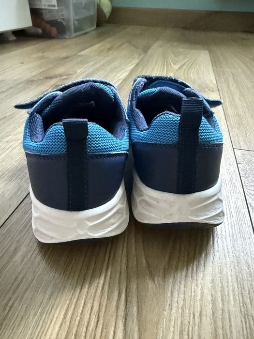 Buty Hummel niebieskie rozmiar 32