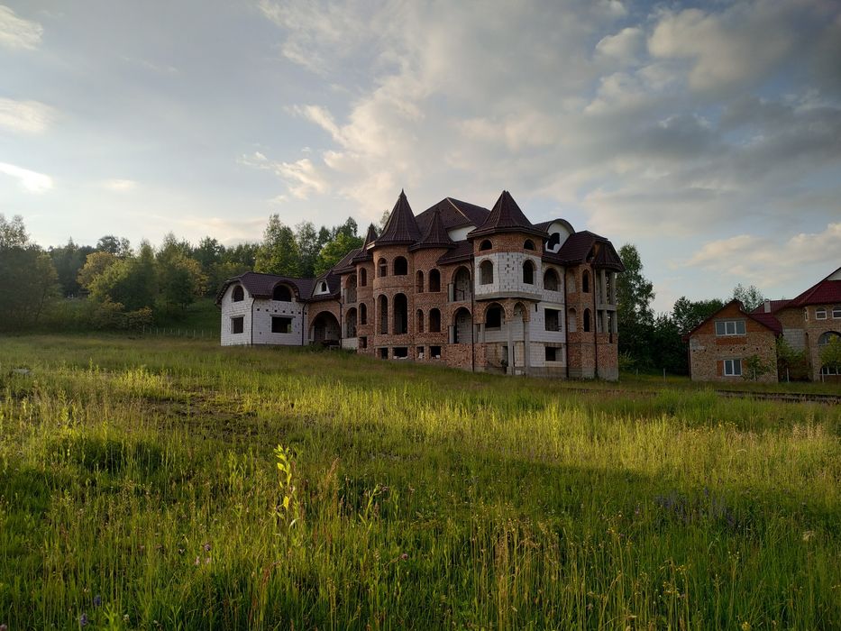 Продается дом с большим участком!