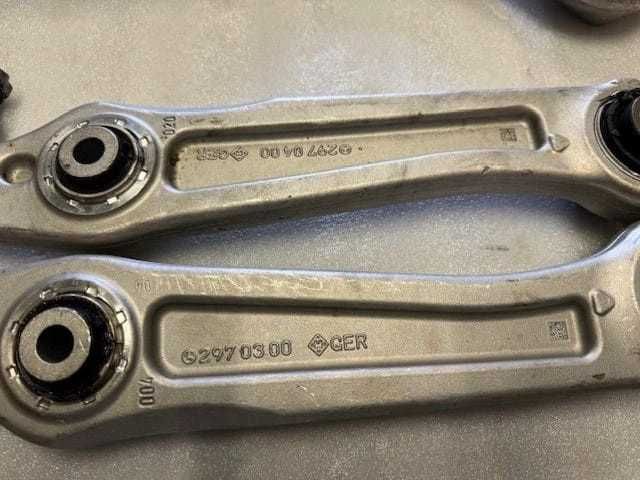 Ричаг Передній правий лівий Mercedes-Benz EQS EQE W297