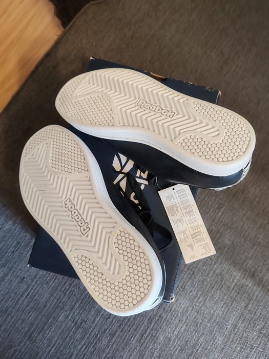 Ténis marca Reebok novos, com etiqueta, na caixa, tamanho 36