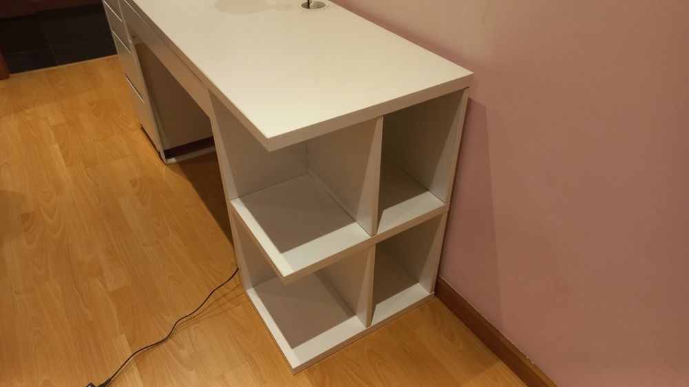 Secretária + módulo de gavetas ikea