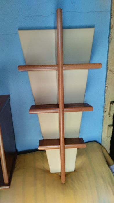 Vendo estante para quarto de criança madeira maciça