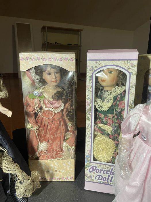 Bonecas de porcelana