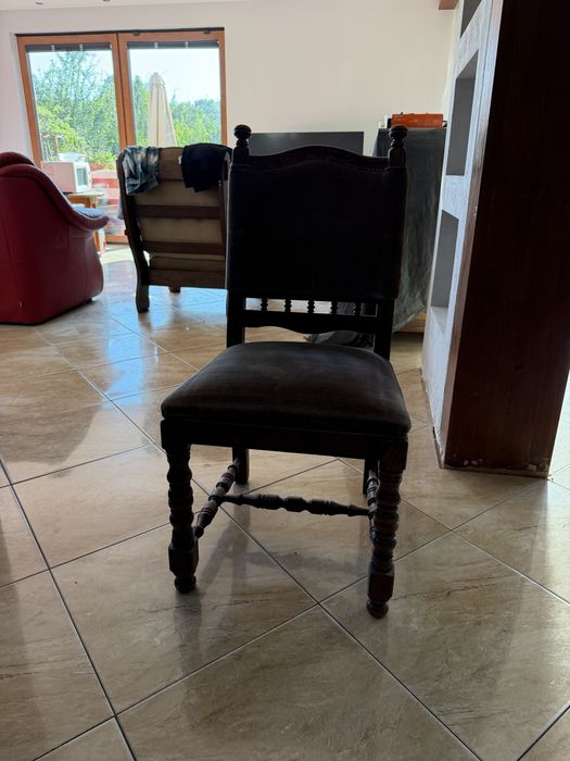 Okrągły stół dębowy rozkładany + 4 krzesła – komplet
