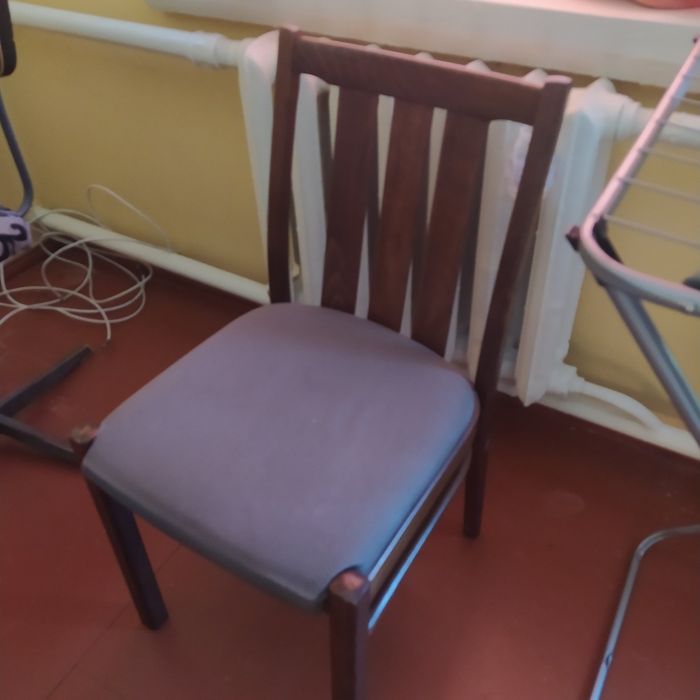 Стул 400 грн.за штуку