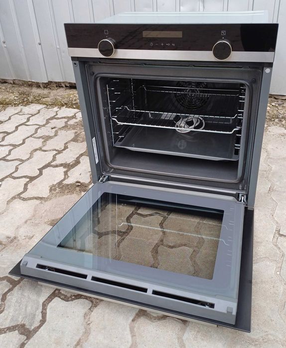 Встраиваемый духовой шкаф Сименс Siemens HB517ABS0 iQ500 черный