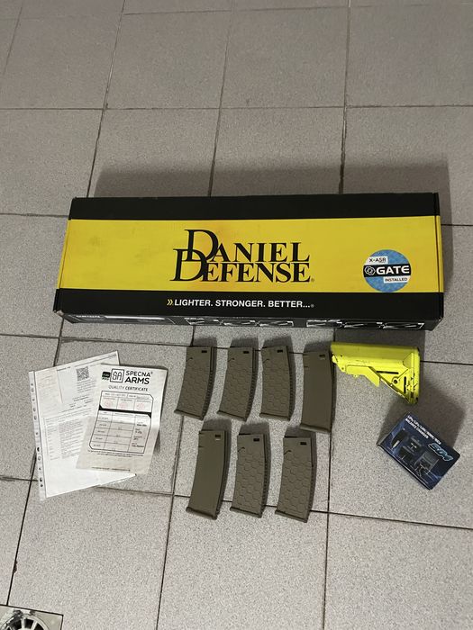 Fuzil Airsoft full metal (acompanha 7 carregadores + bateria + etc)