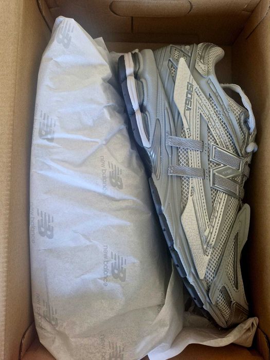 Sapatilhas New Balance Modelo 1906A