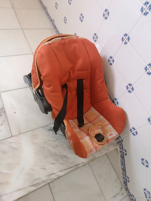 Carrinho de bebê mais ovo