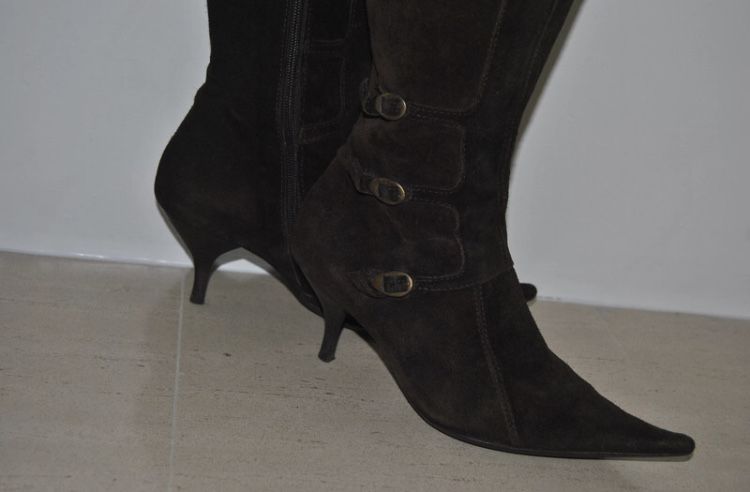 Botas de camurça castanha