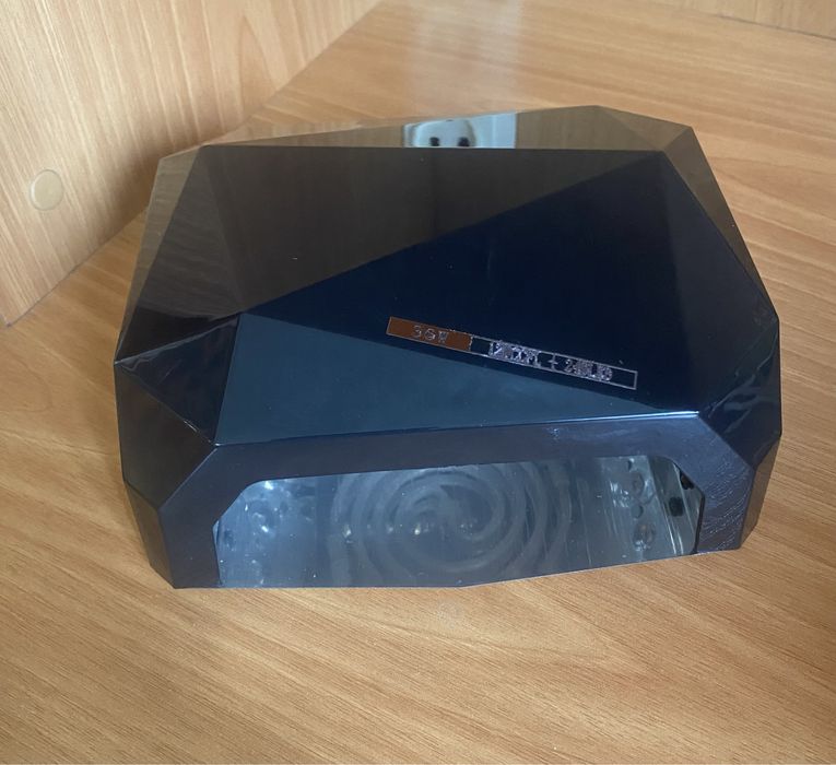 Лампа для маникюра, сушки лака, наращивание ногтей