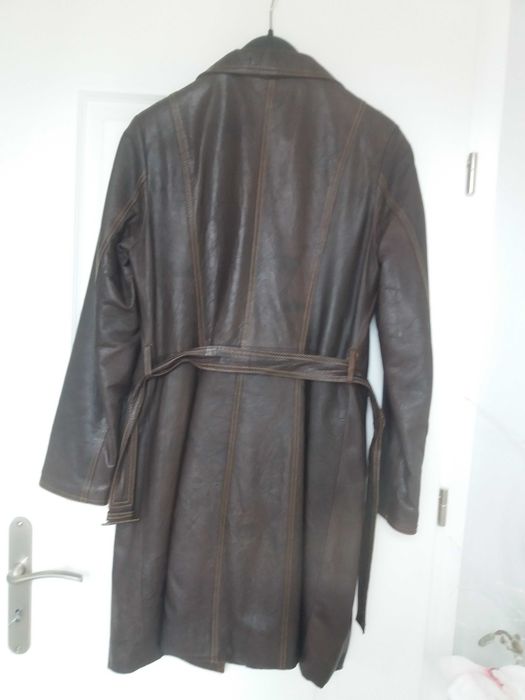 Skórzany czekoladowy płaszcz