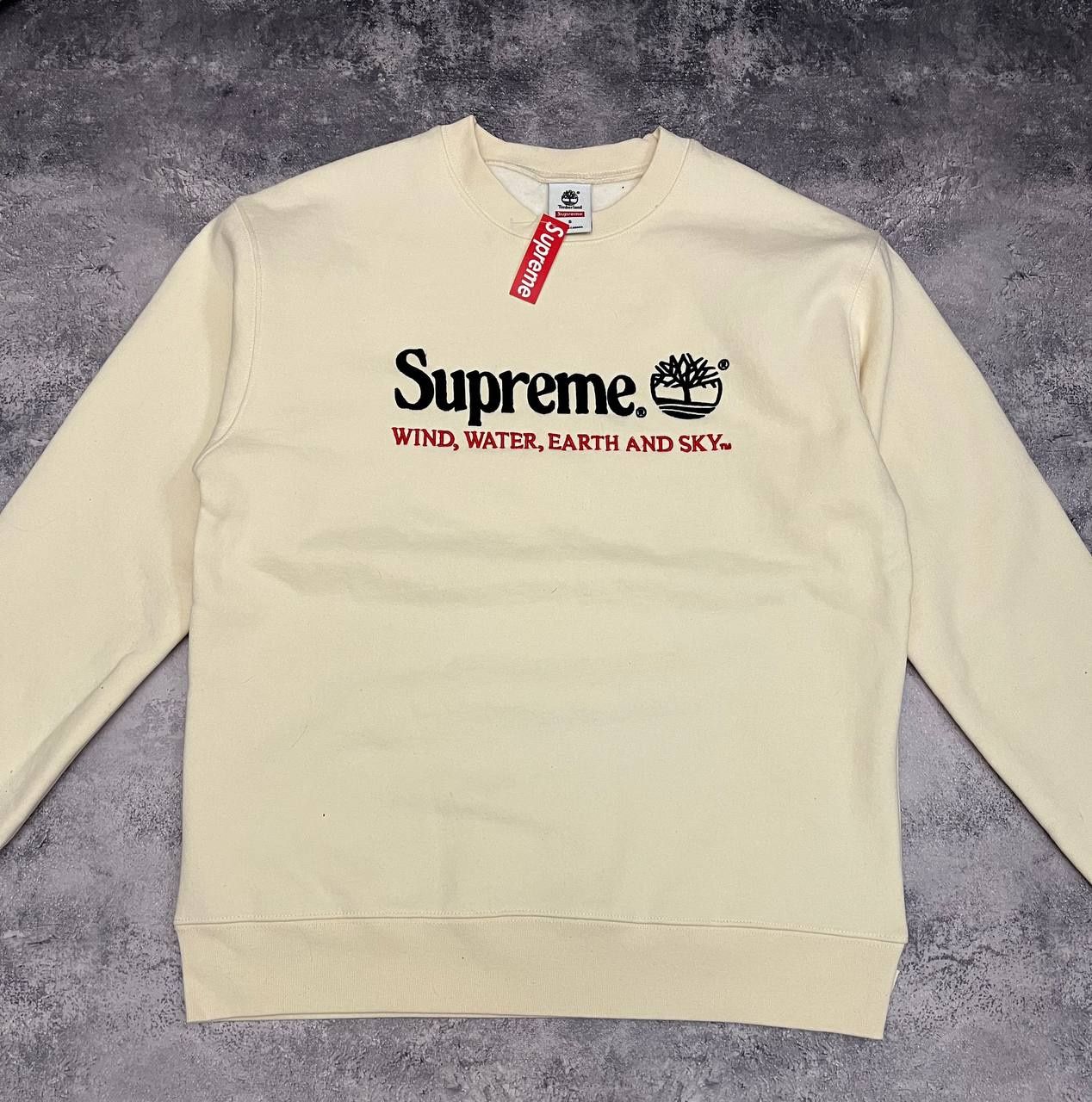 Supreme x timberland sweatshirt 2 550 Olx