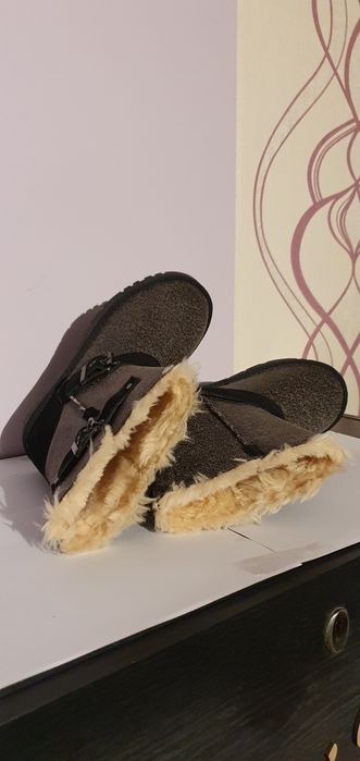 Buty nowe damskie zimowe Short Dylyn rozmiar 35