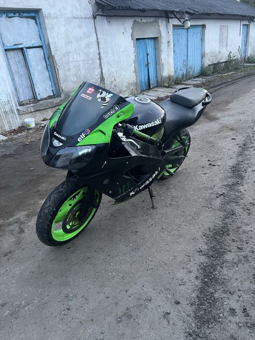 Kawasaki ninja zx9r 2004 рік