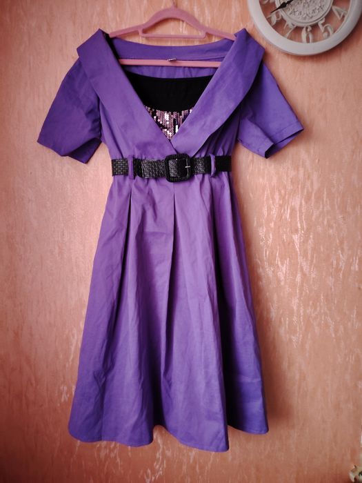 Платье Ретро завышенная талия. Плечи полуоткрыты. 48р L

Длина 98
Пог