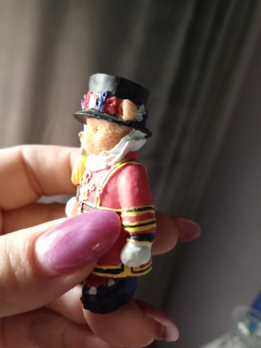 Miś figurka kolekcjonerska