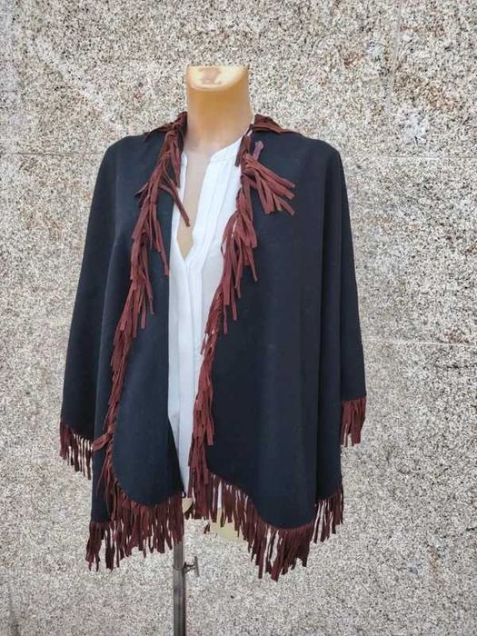 Poncho/Capa de Lã com Franjas Boho-Chic - Marca Hobby - ENVIO GRÁTIS