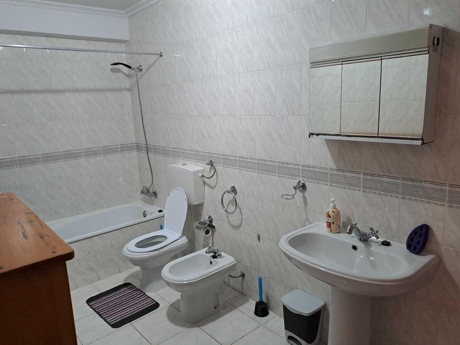 Quarto individual mobilado - em T4