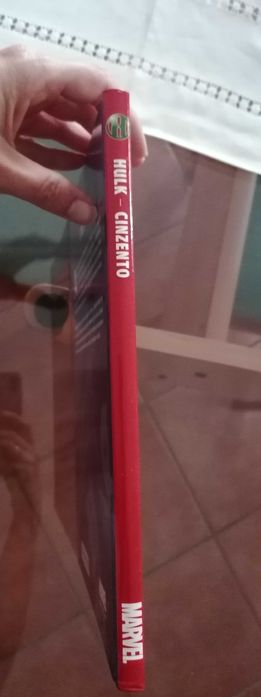 12 livros Marvel Comics