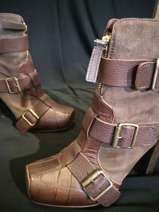 Шкіряні ботильйони від Alexander McQueen