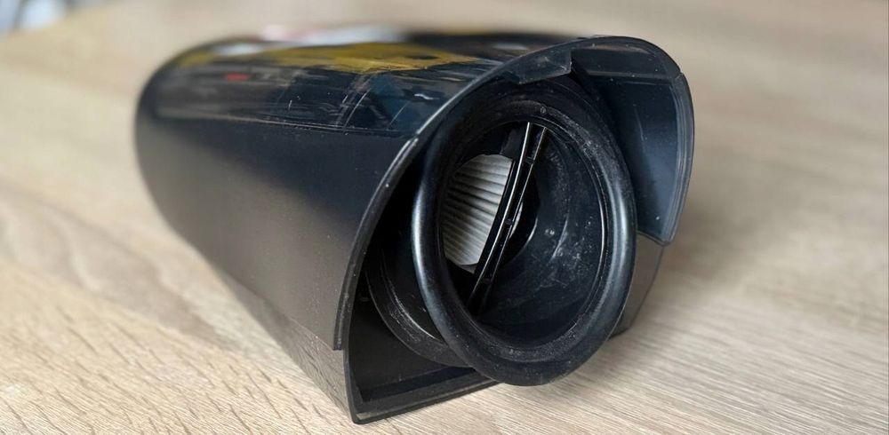 Pojemnik na kurz do odkurzacza pionowy grundig