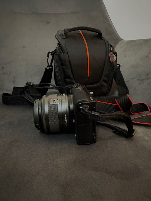 Câmara fotográfica Canon EOS M200