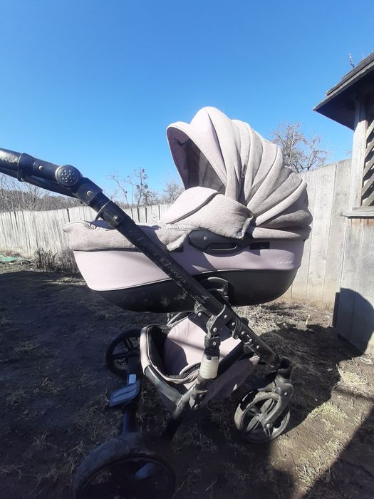 Продам коляску..