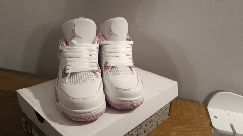 Nike Air Jordan Retro 4