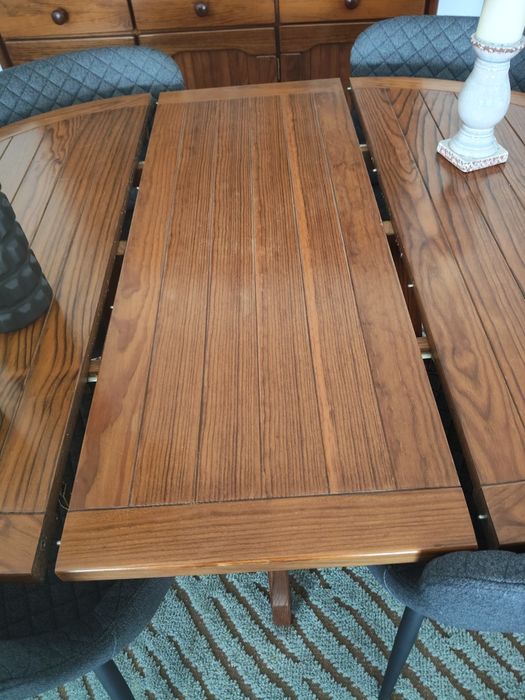 Mesa em pinho maciço escurecido