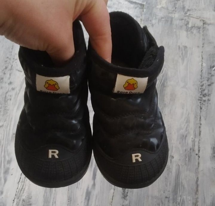 угги , стан дуже хороший , розмір 24 ,краще на осінь , або теплу зиму