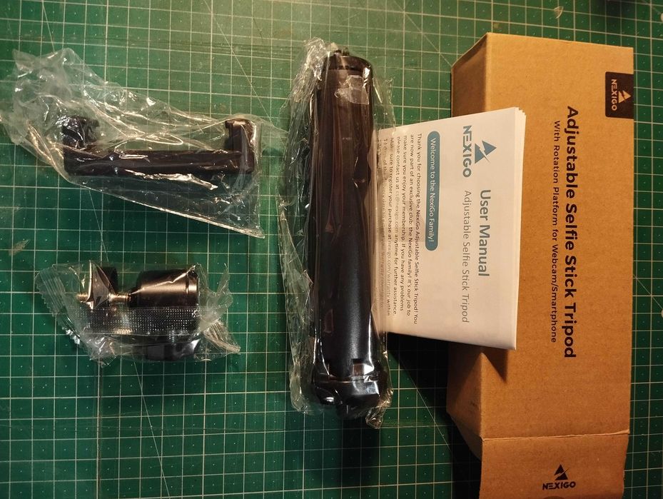 Tripé - Selfie-Stick - Para telemóvel ou Webcam - NOVO