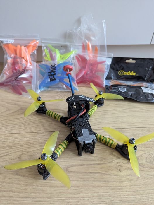 Dron FPV 5 cali, GPS, Mateksys F722-SE, FRSKY, iFlight XING X2207 2450KV + ŚMIGŁA