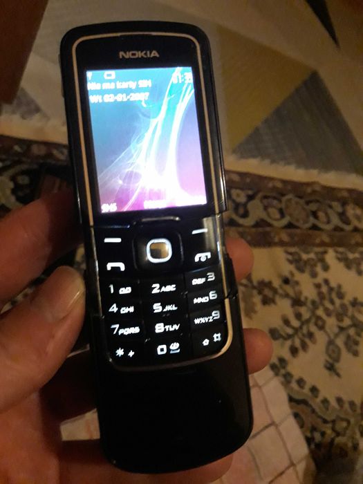 Nokia 8600  luna