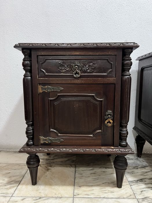 Par de mesas de cabeceira