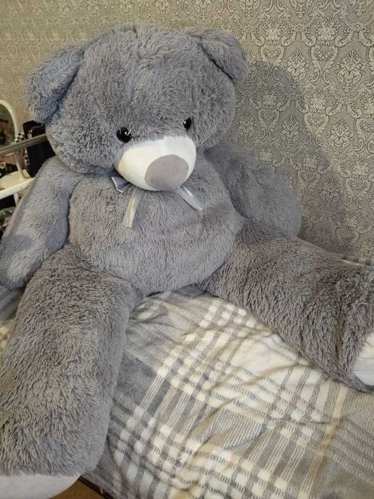 Ведмідь плюшевий