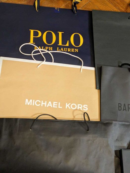 Багато пакетів різних брендів louis vuitton, BOSS упакування