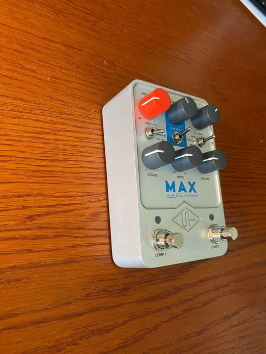 Universal Audio UAFX MAX — Preamp & Dual Compressor