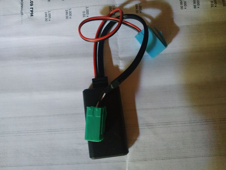 Блютуз для автомобиля Рено