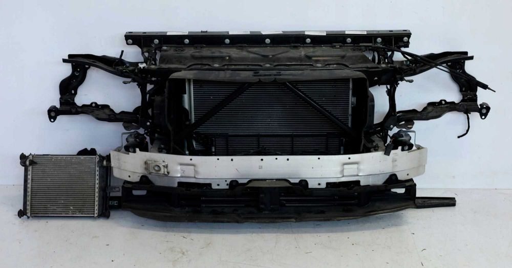 Панель передняя радиатор усилитель телевизор  BMW X7 G07 G06 разборка