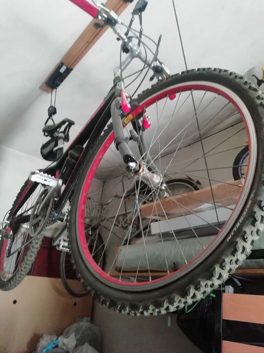 Vendo Bicicleta de BTT em ótimo estado de conservação, por bom preço