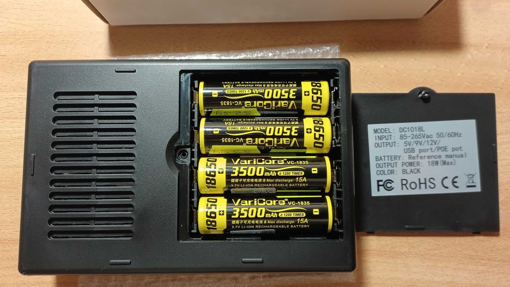 ИБП для роутера DC1018L с аккумуляторами.